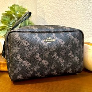 Coach Horse and Carriage BoxyLeather Clutch/Cosmetic Pouch/Multifunctional Pouch